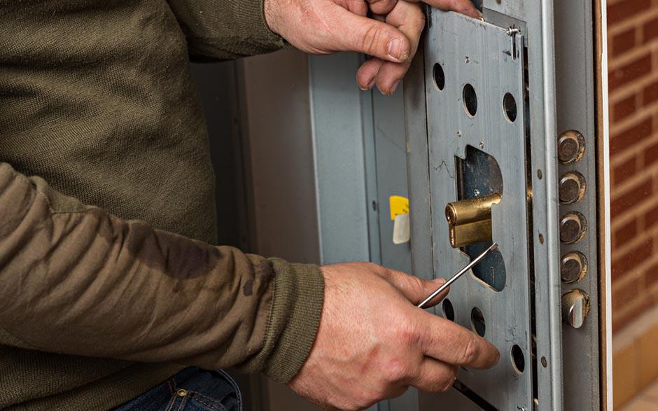 changer une serrure de porte Goussainville